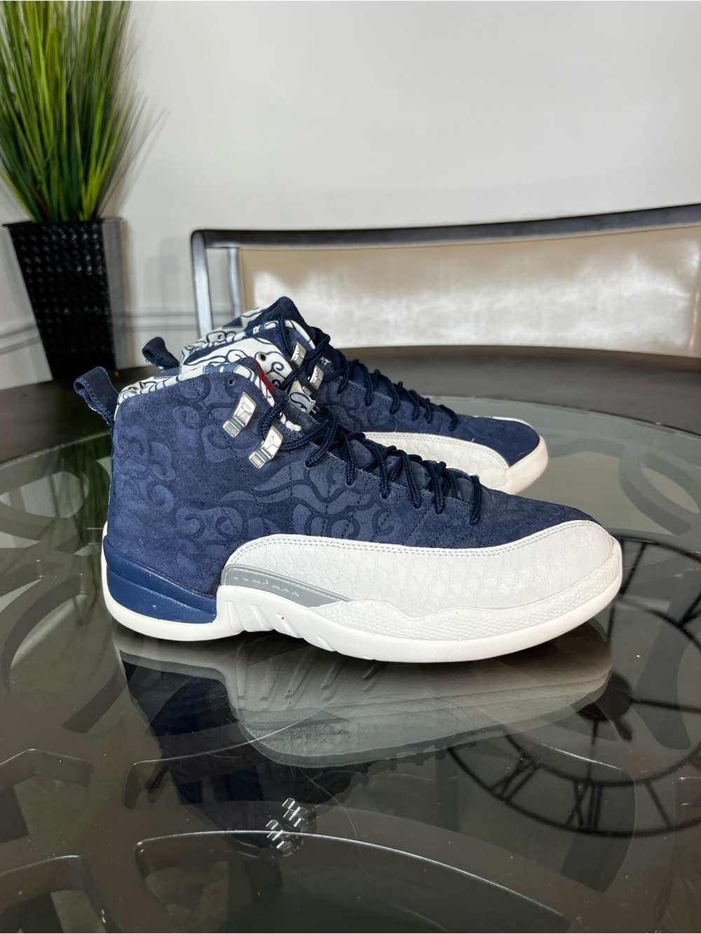 Nike Air Jordan 12 Retro
International Flight Size 9